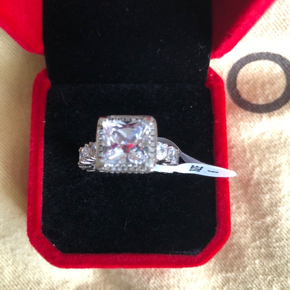 CZ Fashion Ring - Picture 4 of 7